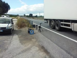 Un autov. ben camuffato su Statale delle Terme